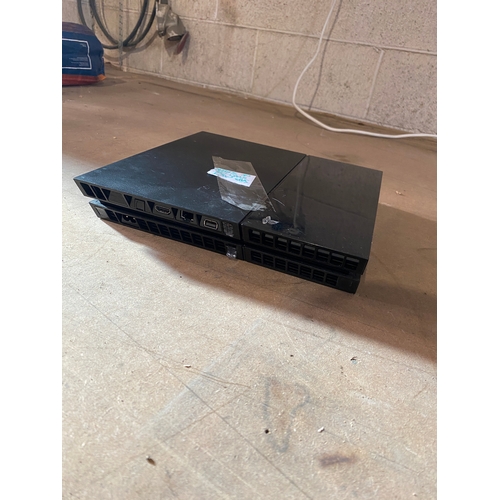 152 - Playstation 4 console - spares - powers on but says PS4 cannot start on screen