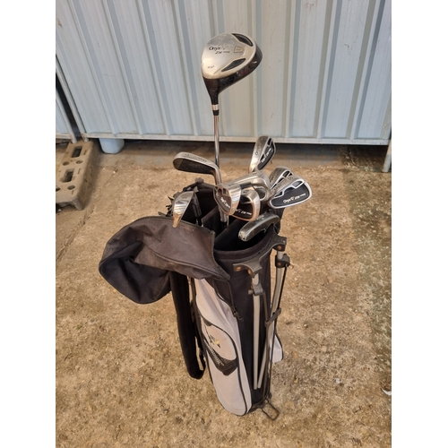 373 - Left handed Dunlop onyx golf clubs and bag