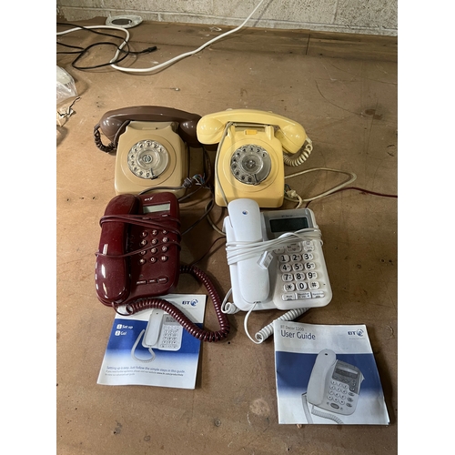 92 - Vintage set of phones