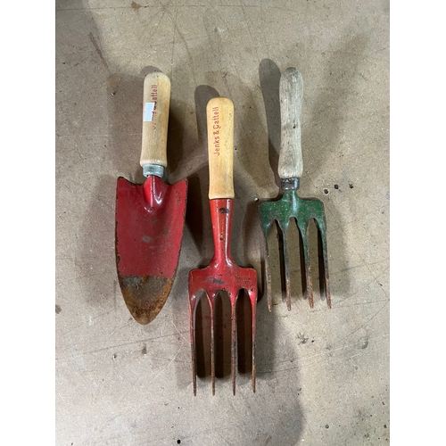 152 - Garden hand tools