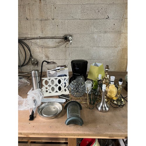 202 - Large job lot box inc lamps, coffee machines & more