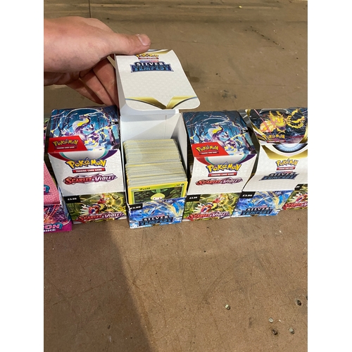 34 - Big set of approx 1500 Pokémon cards inc fusion strike, scarlet & violet etc