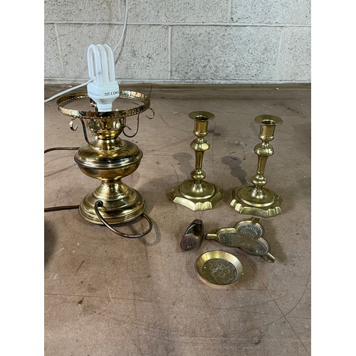 15 - Collection of brassware items