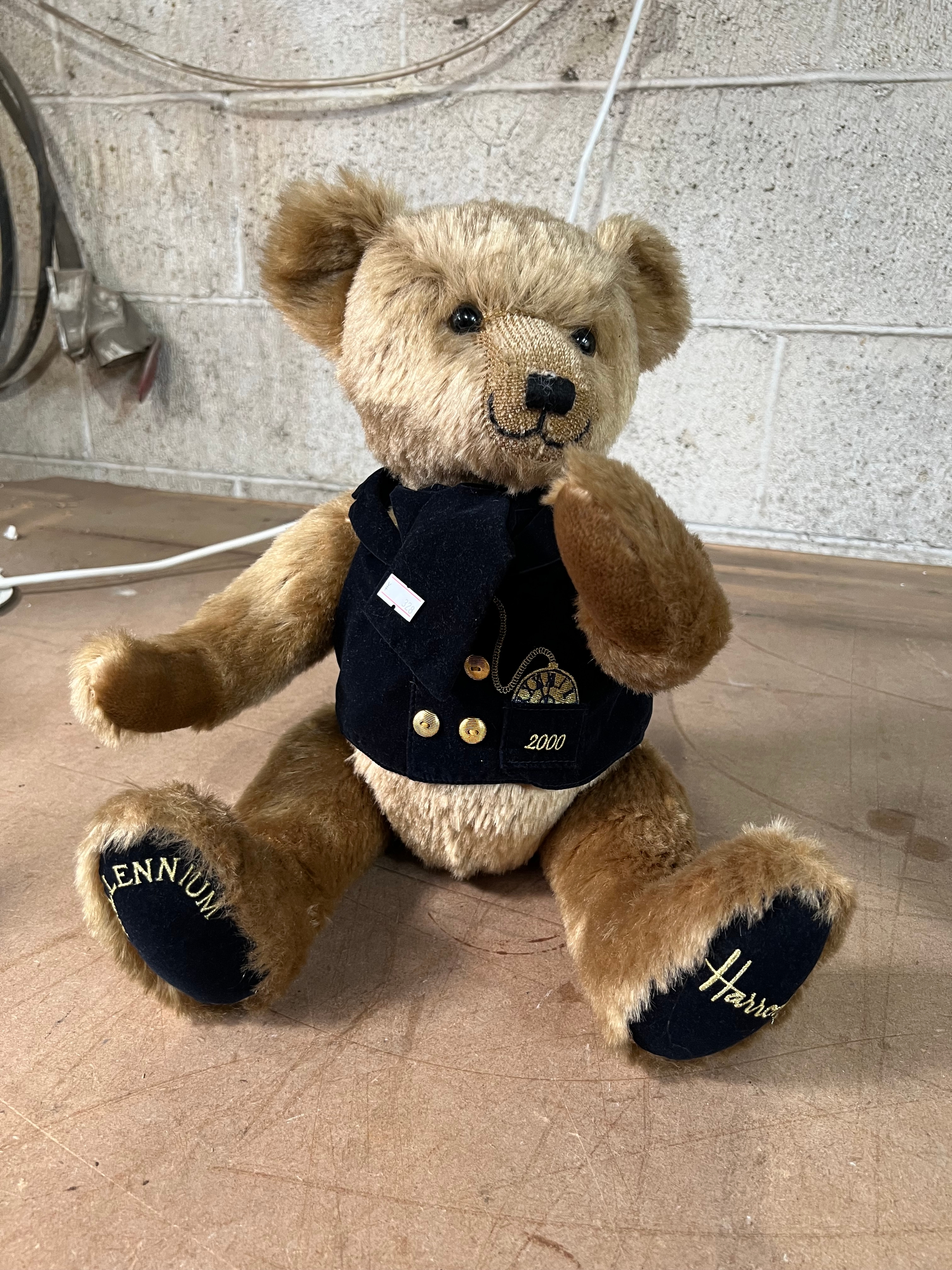 2000 harrods deals bear