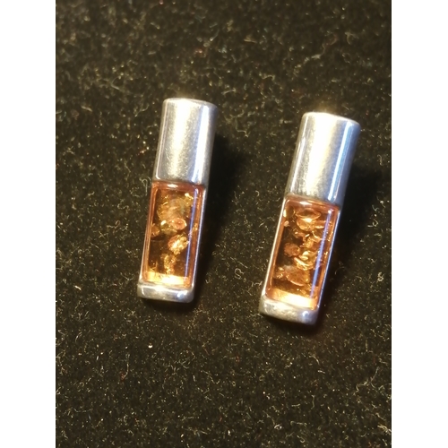 20A - Silver earrings set with amber 4.62 grams