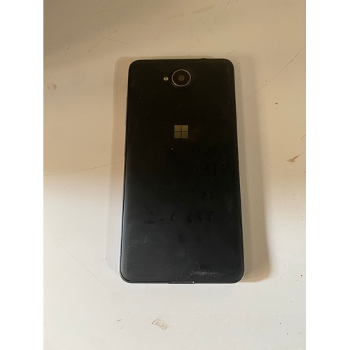 67 - Microsoft RM-1152 phone - reset & working