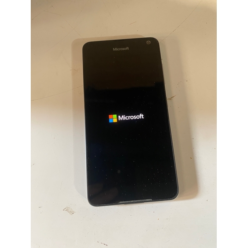 67 - Microsoft RM-1152 phone - reset & working