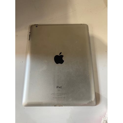 69 - Apple iPad A1416 32GB - reset & working