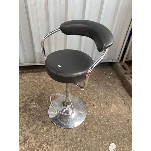75 - Leatherette bar stool