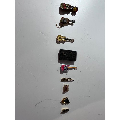 60 - Collection of pin badges - all music related