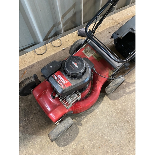 207 - Briggs & Stratton petrol lawnmower - working