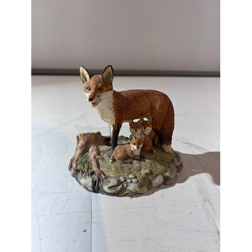 231 - the Chiltern collection endangered species  RW25 Fox family with box