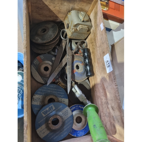 419 - Box of grinding discs towbar old scissors