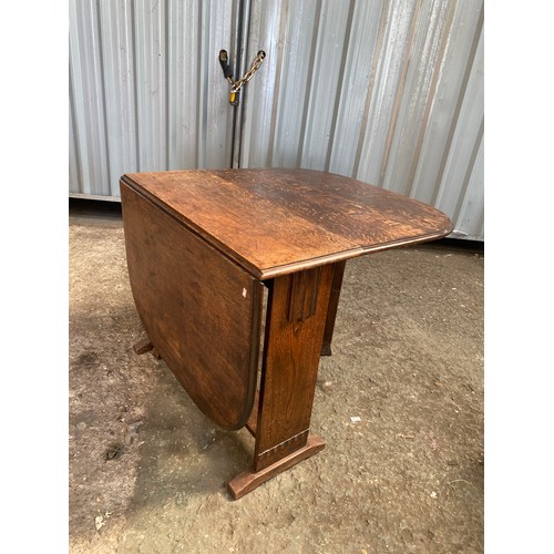 391 - Art deco style Oak drop leaf table