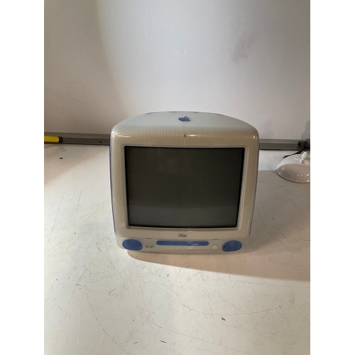 362 - Apple Imac G 3- indigo - model: M5521 - as spares