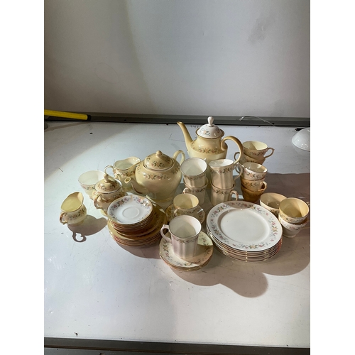 367 - Mayfair bone china dinner service set