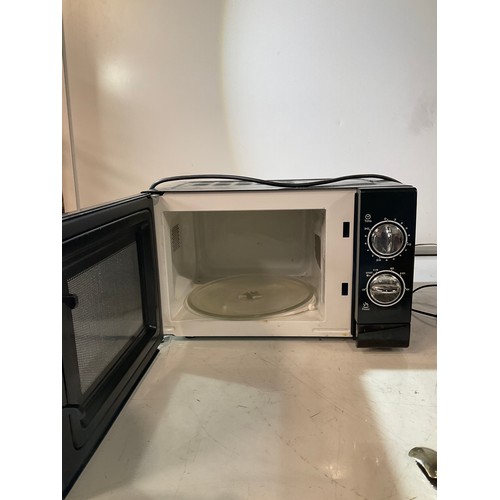 218 - signature microwave