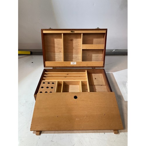 200 - wooden case possibly used for artist equipment or similar