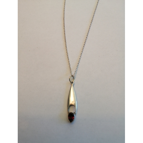 20A - Silver necklace with red gemstone pendant 4.38 grams