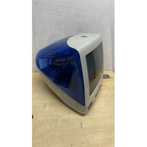 362 - Apple Imac G 3- indigo - model: M5521 - as spares