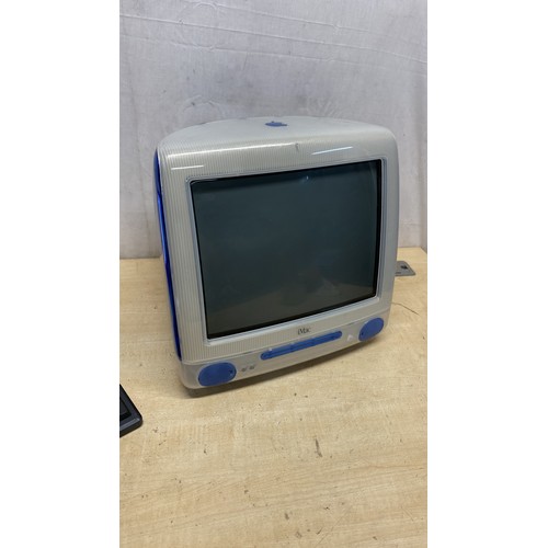 362 - Apple Imac G 3- indigo - model: M5521 - as spares