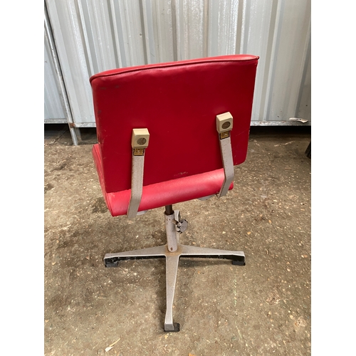 135 - TanSad vintage red faux leather office chair