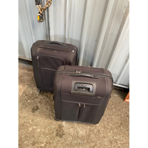 189 - 2x large Samsonsite travel cases