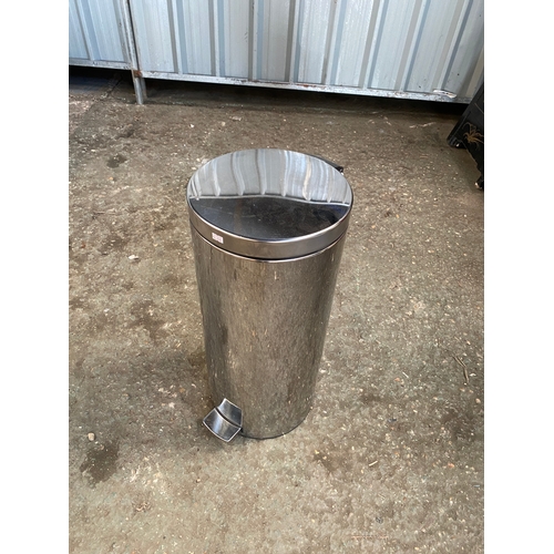 275 - Large Brabantia metal pedal bin