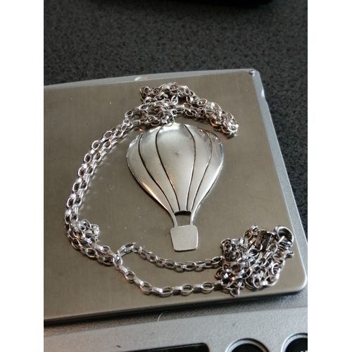 21A - Silver necklace with air balloon pendant 7.48 grams (13 inch chain)