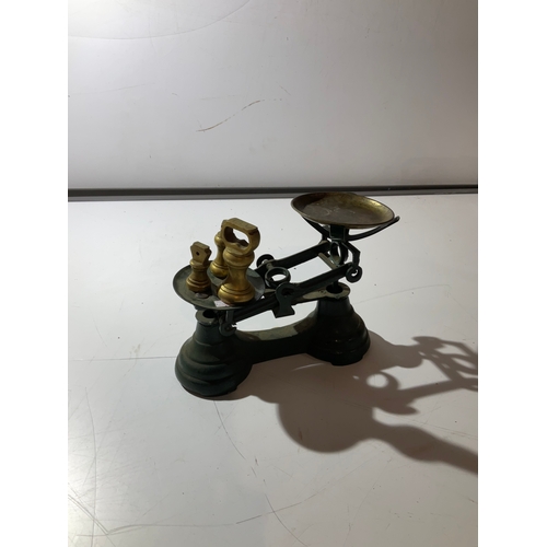 47 - Set of weighing scales with brass weights