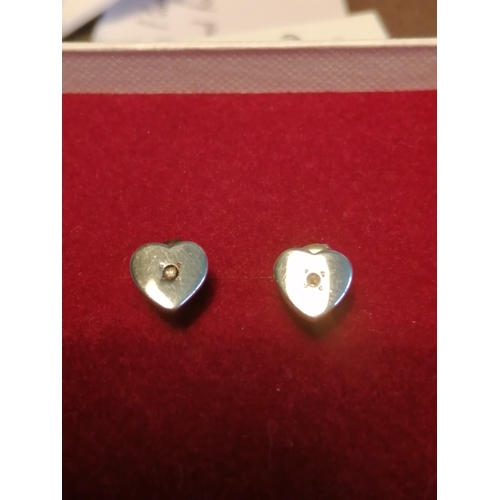 20A - 2 pairs of silver earrings 3.51 grams