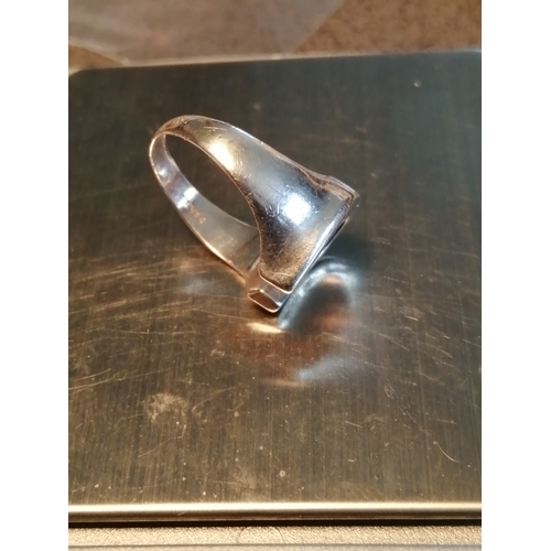 25A - Silver ring (lucky horseshoe design) 6.26 grams Size R