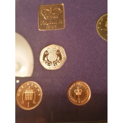 35A - 1982 proof set(7 coins)