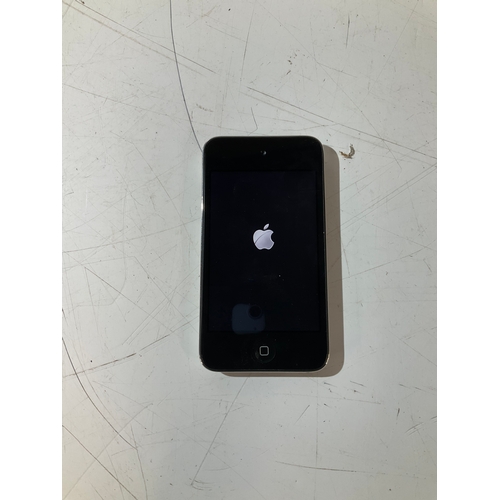 5 - Apple iPod A1367 - 8GB - reset ready for use