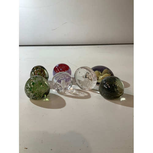 12 - Quantity of glass paper weights