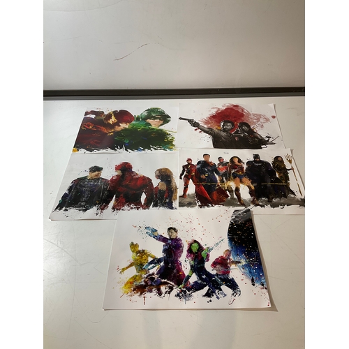 32 - Quantity of posters inc DC, marvel & the walking dead