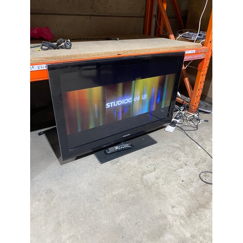189 - Samsung 40” TV - freeview & HDMI - no remote - tested