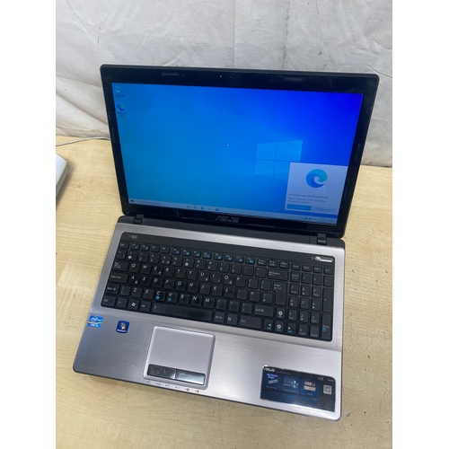 188 - ASUS X53E, i3-2nd, 4GB, 500GB HDD - windows 10 & charger