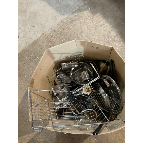 132 - Large quantity of kitchen metalware inc pans etc