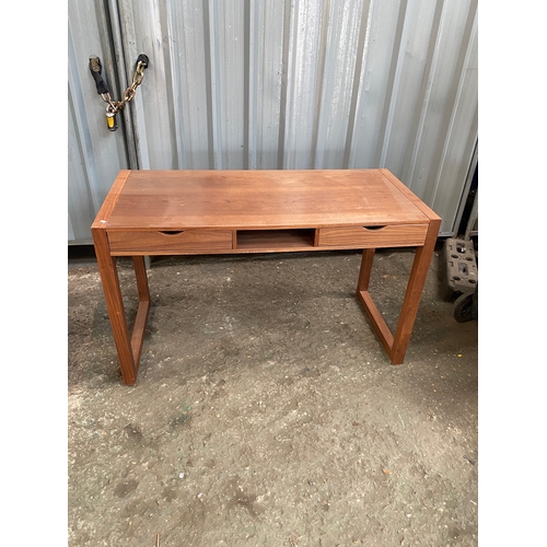175 - Large office desk with drawers - 1.2m