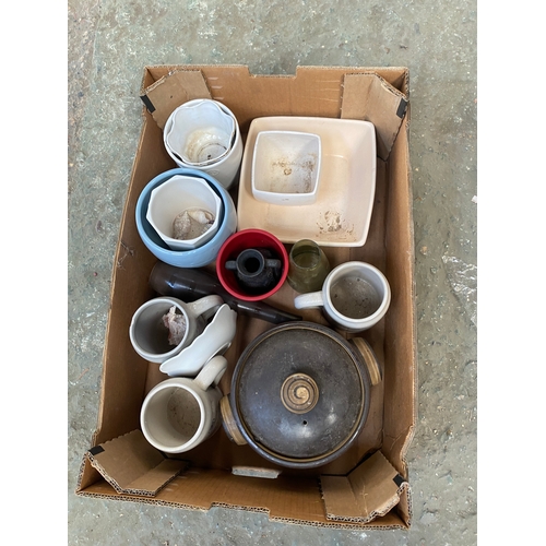176 - Mixed lot inc ceramic tankards & planters
