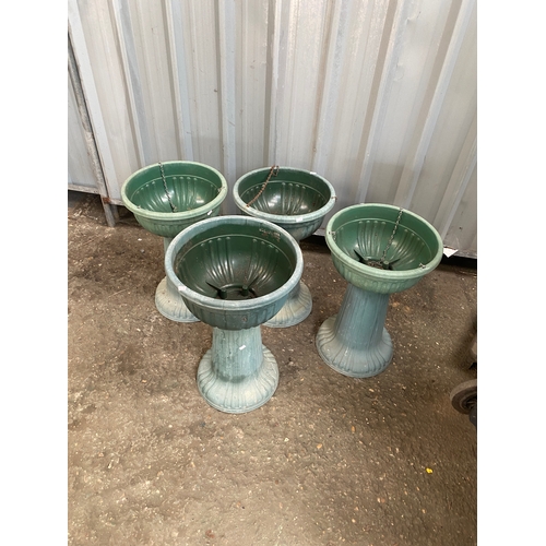 180 - 4x plastic planters (approx 2ft) - also have chains to be hanging baskets
