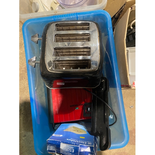 184 - Very large quantity of mixed lot inc lamps, kitchen appliances, extension leads etc