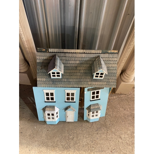 195 - Large (60cm) children’s dolls house