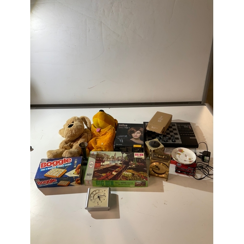 196 - Mixed lot inc games, carriage clocks etc