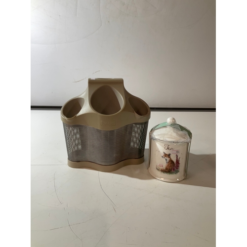 255 - Tea canister and polder styler station