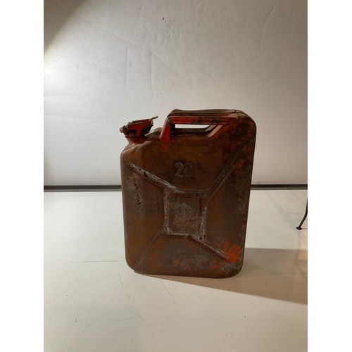 76 - metal petrol can 20L by Link