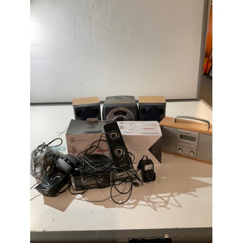 169 - Mixed electrical lot including Roberts Radio, Roberts clock radio and more