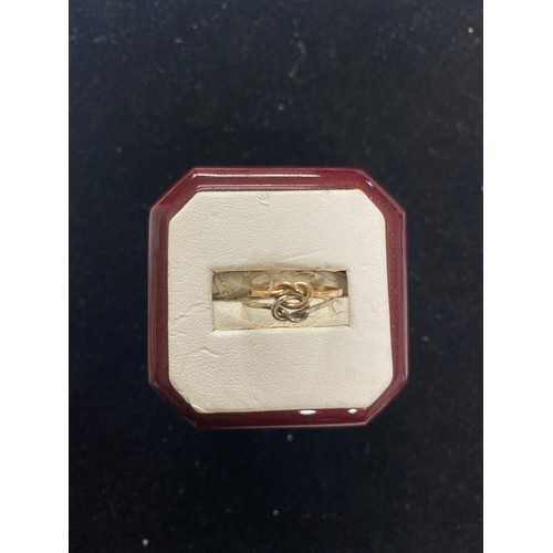 23B - 9ct gold Puzzle ring 1.18g