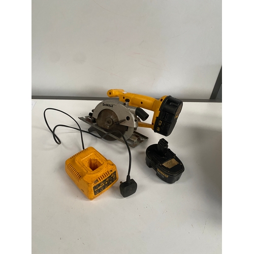 93 - DeWalt DE9096 cordless saw with 2x batteries & charger - working
